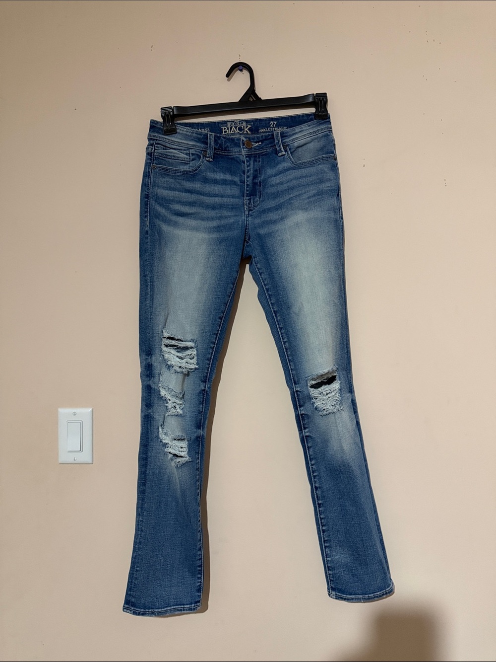 Buckle Black ankle straight distressed jeans